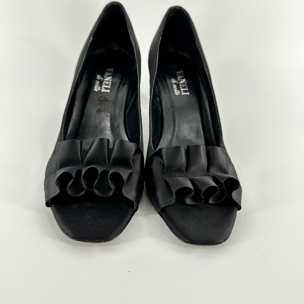 Vaneli di Notte Ruffle Peep Toe Satin Pumps Black Size 7.5M